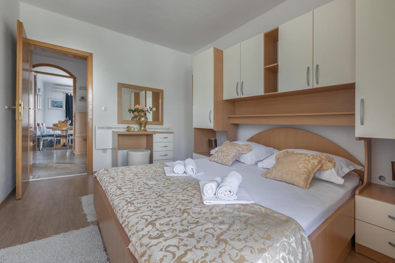 Apartments Barba Tučepi Екстериор снимка
