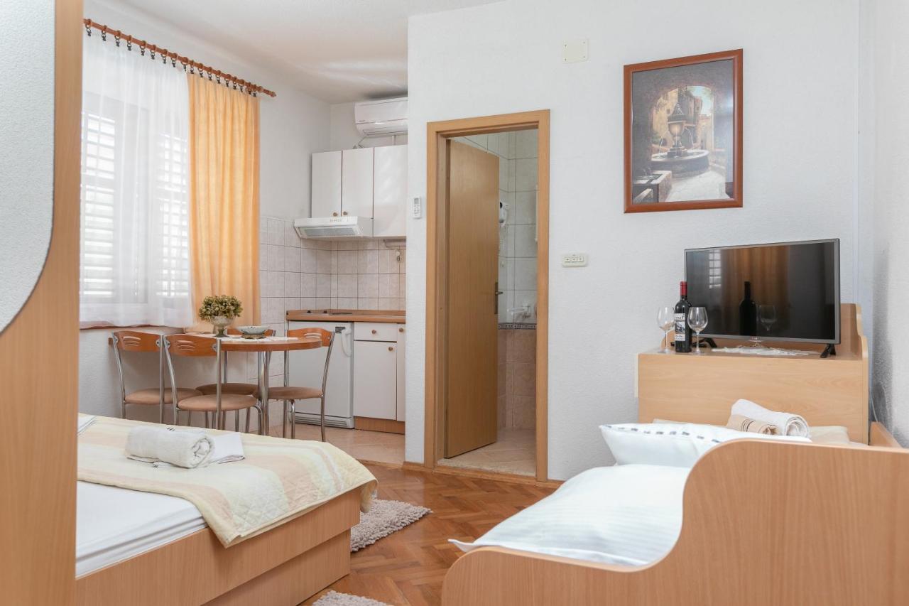 Apartments Barba Tučepi Екстериор снимка