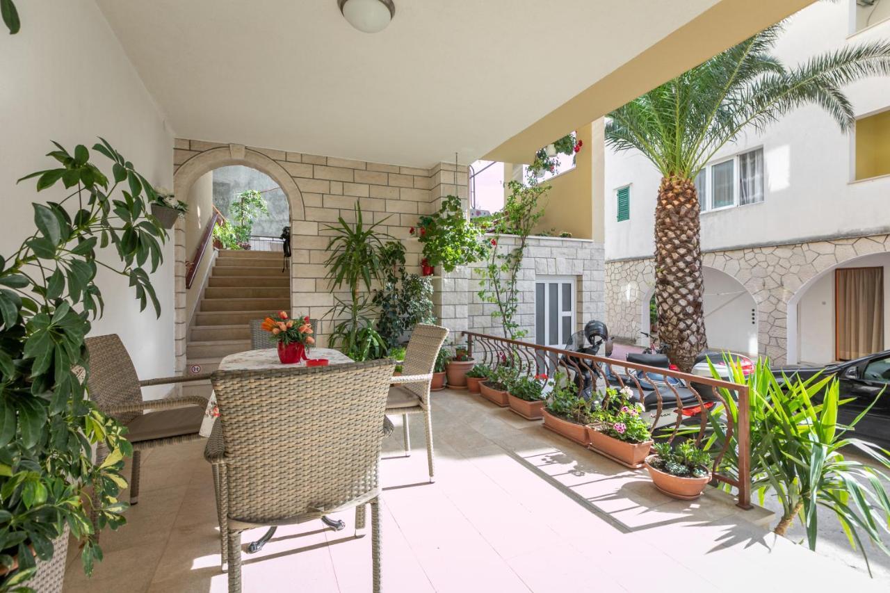 Apartments Barba Tučepi Екстериор снимка