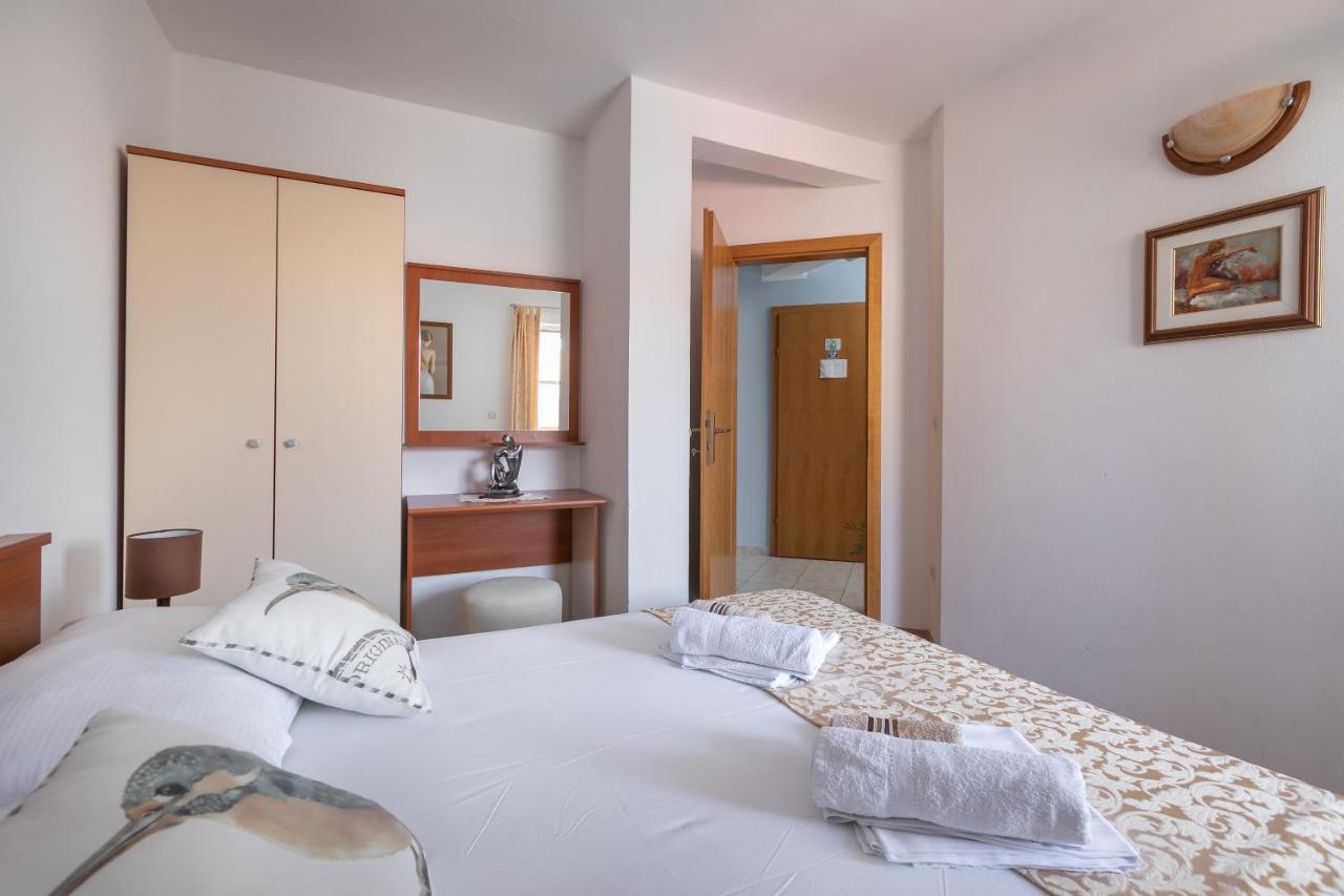 Apartments Barba Tučepi Екстериор снимка