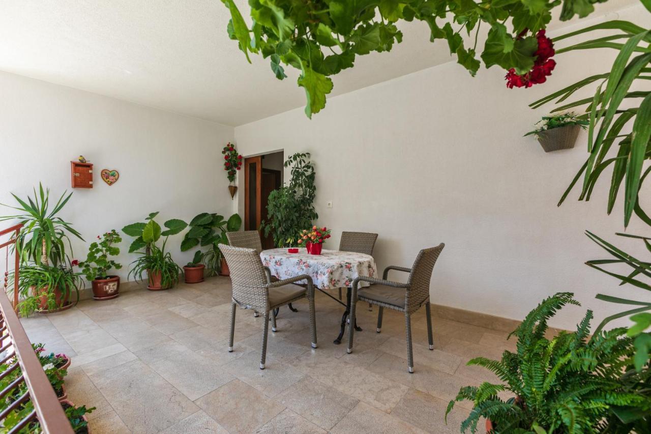 Apartments Barba Tučepi Екстериор снимка