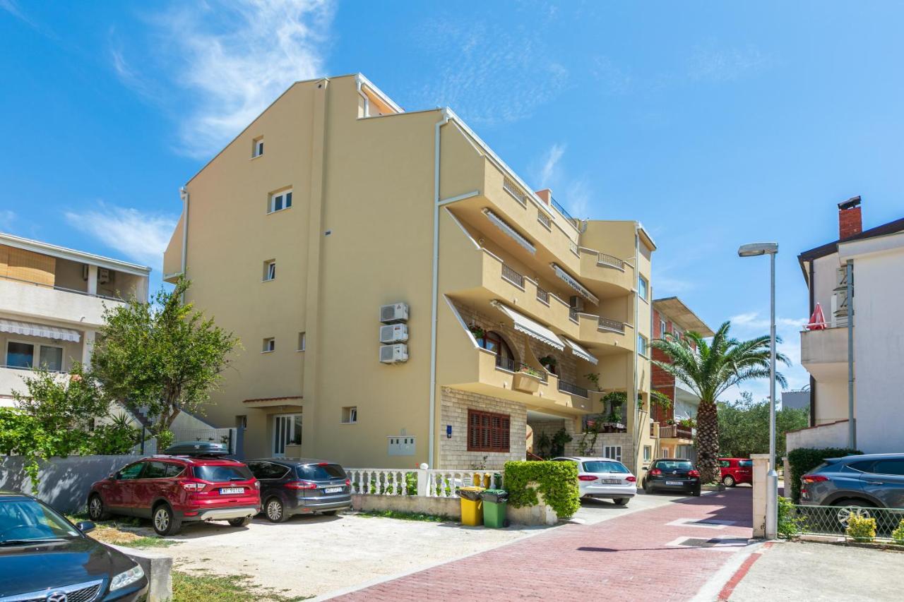 Apartments Barba Tučepi Екстериор снимка