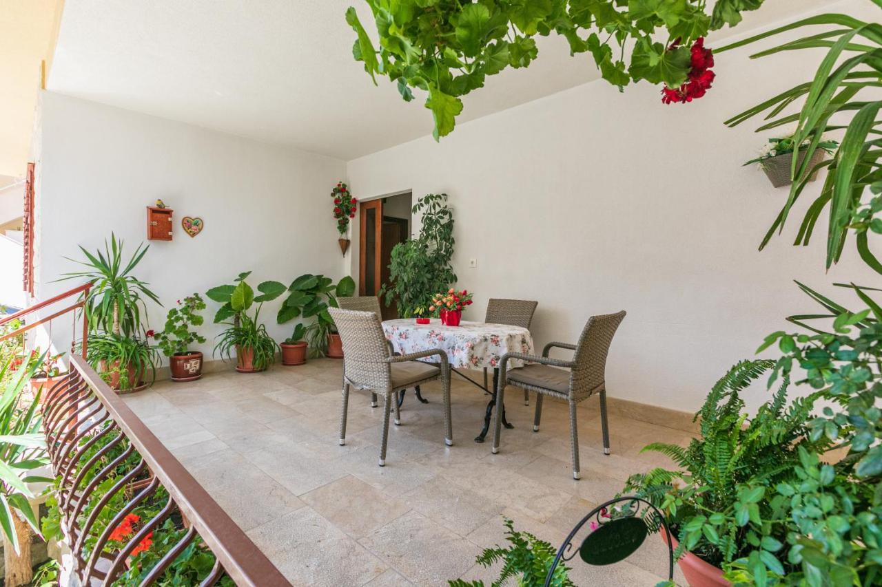 Apartments Barba Tučepi Екстериор снимка