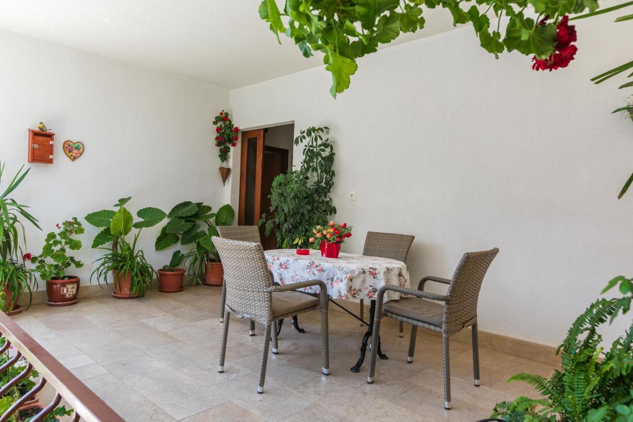 Apartments Barba Tučepi Екстериор снимка